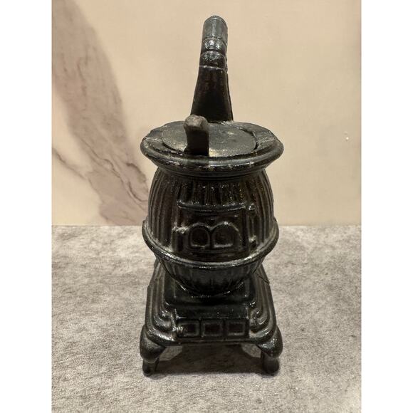 Vintage 6.5x2.5 Cast Iron Pot Belly Stove Lid Salesmen Sample Home Decor Doll - Picture 1 of 7